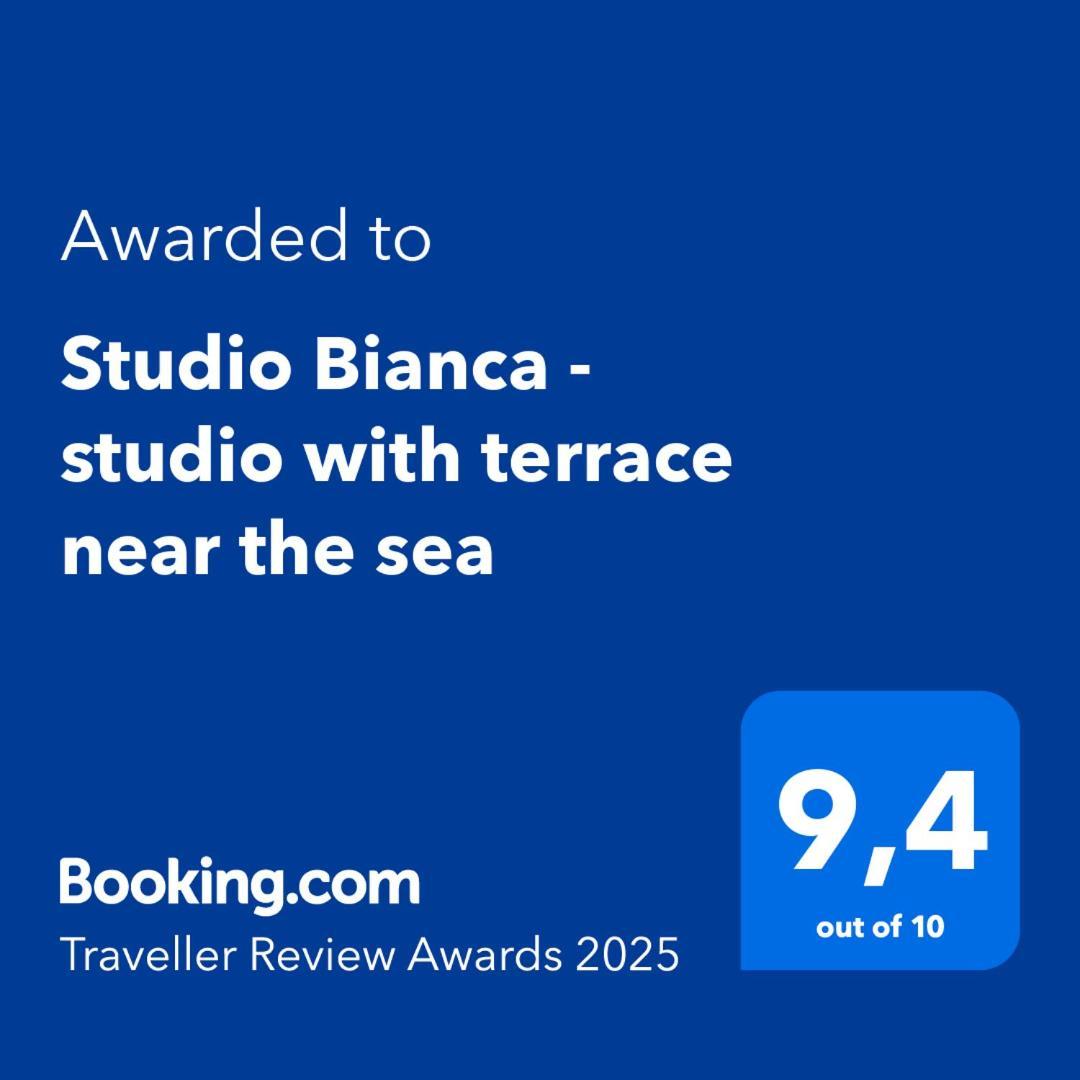 Studio Bianca - Studio With Terrace Near The Sea Сукошан Екстер'єр фото